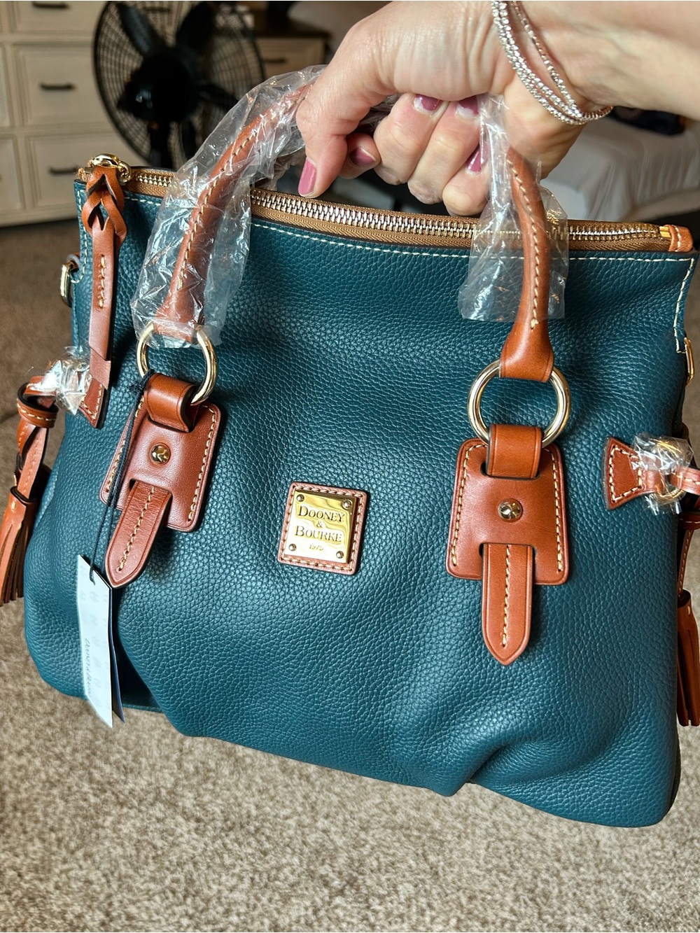 NWT Dooney & Bourke Pebble Grain Stanwich Satchel in teal, beautiful fall color